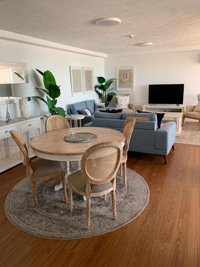 Pacific Regis Beachfront Holiday Apartments Gold Coast Exterior foto