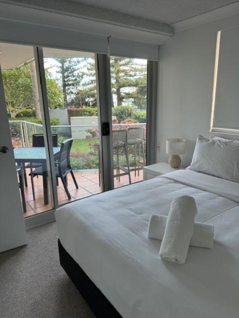 Pacific Regis Beachfront Holiday Apartments Gold Coast Exterior foto