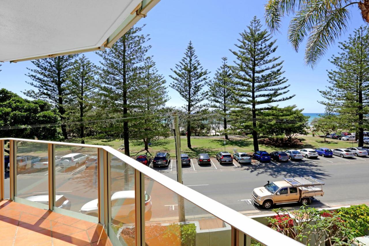 Pacific Regis Beachfront Holiday Apartments Gold Coast Habitación foto